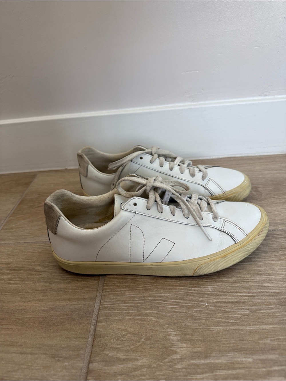 Veja White Leather Low-Top Sneakers with Beige Heel